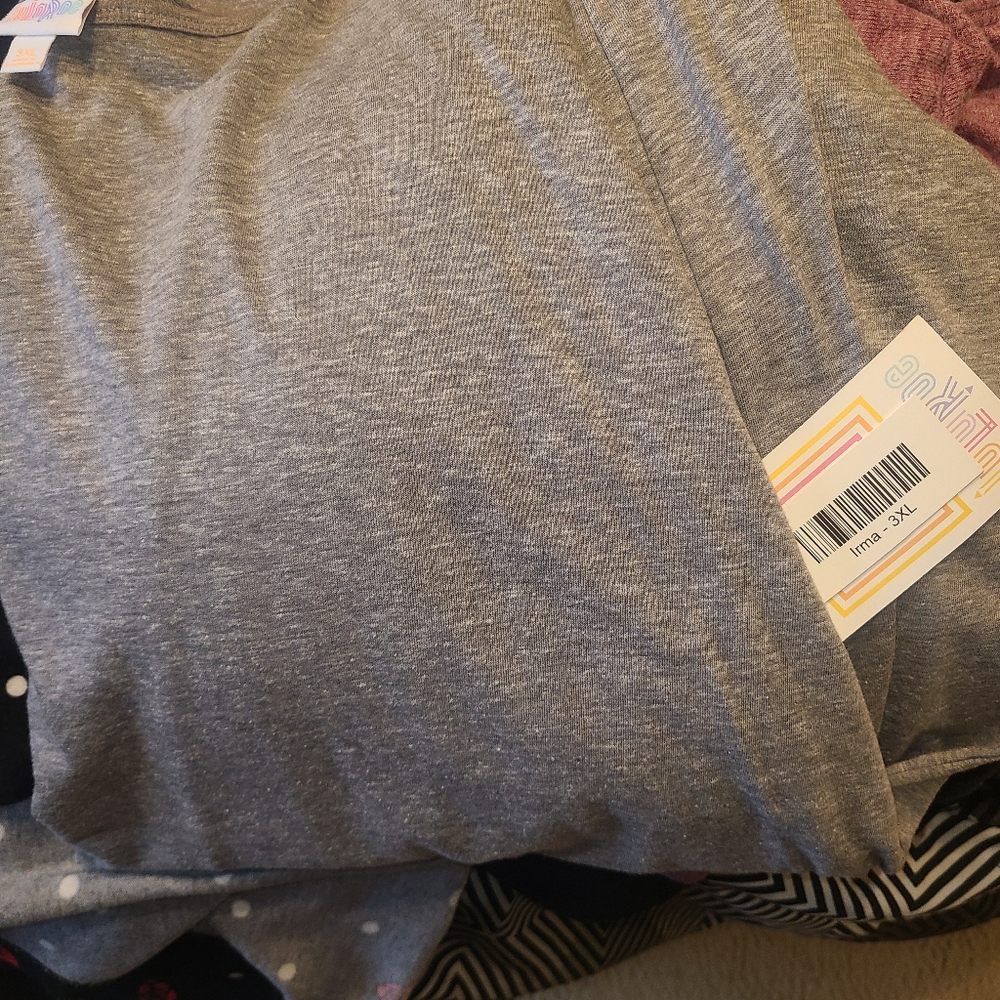 Lularoe Bnwt Irma shirts 3x